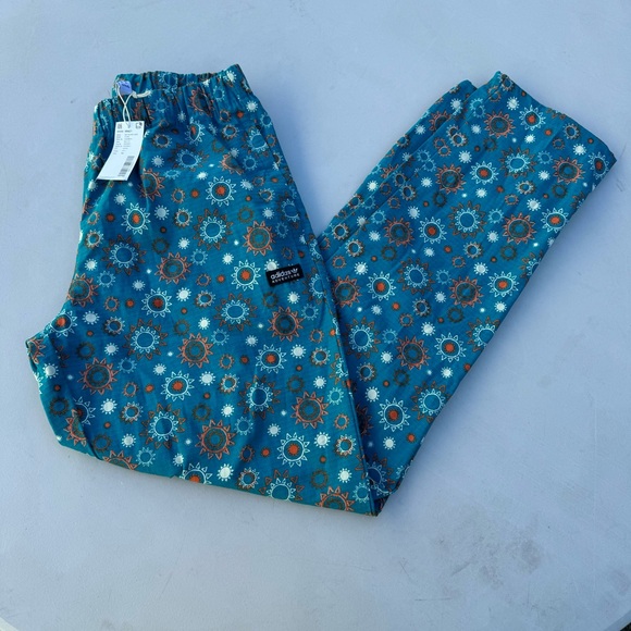 NWT ADIDAS ADVENTURE NATURE AWAKENING ALLOVER PRINT SWEATPANTS SAMPLE4U SZ M